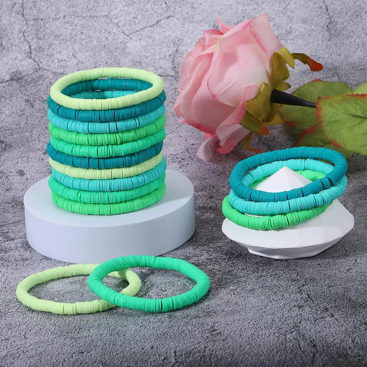 20 PCS Friendship Bracelets Kit Boho Surfer Heishi Bracelet Set Preppy Clay Bead Bracelets Cute y2k Stackable Beaded Stretch Bracelets Summer Beach Stretch Bracelets for Women