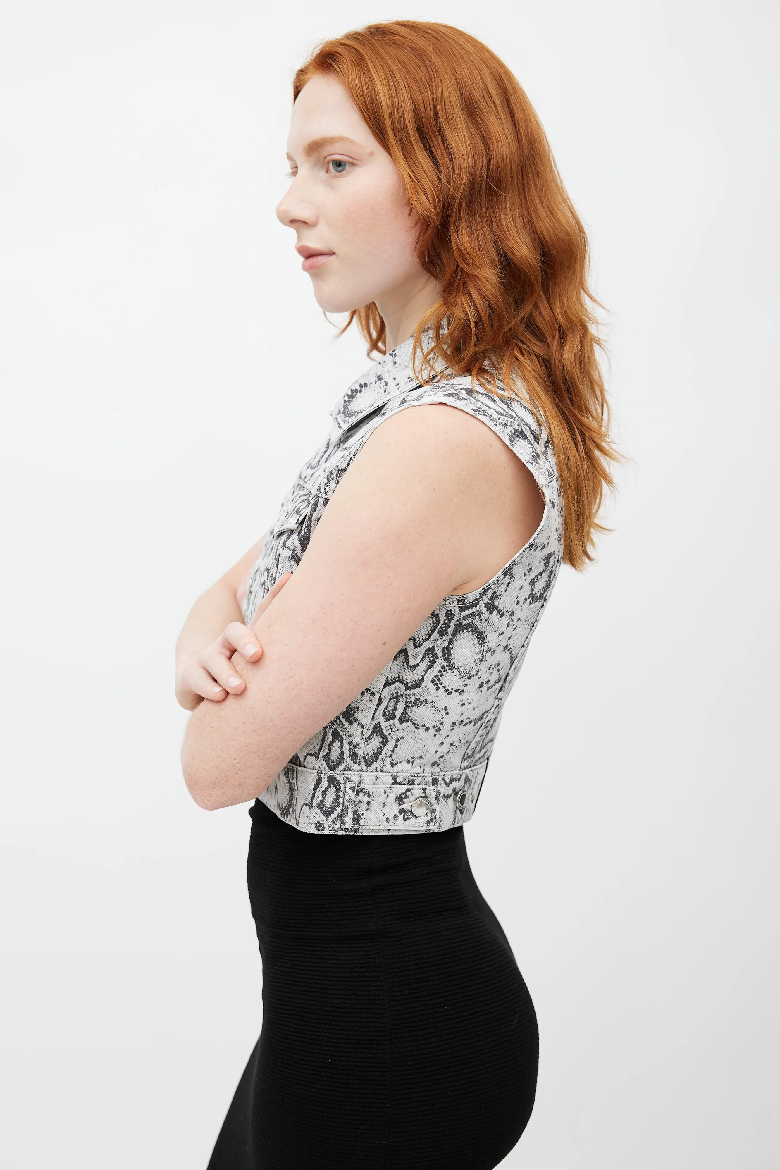 Black & White Print Sleeveless Vest