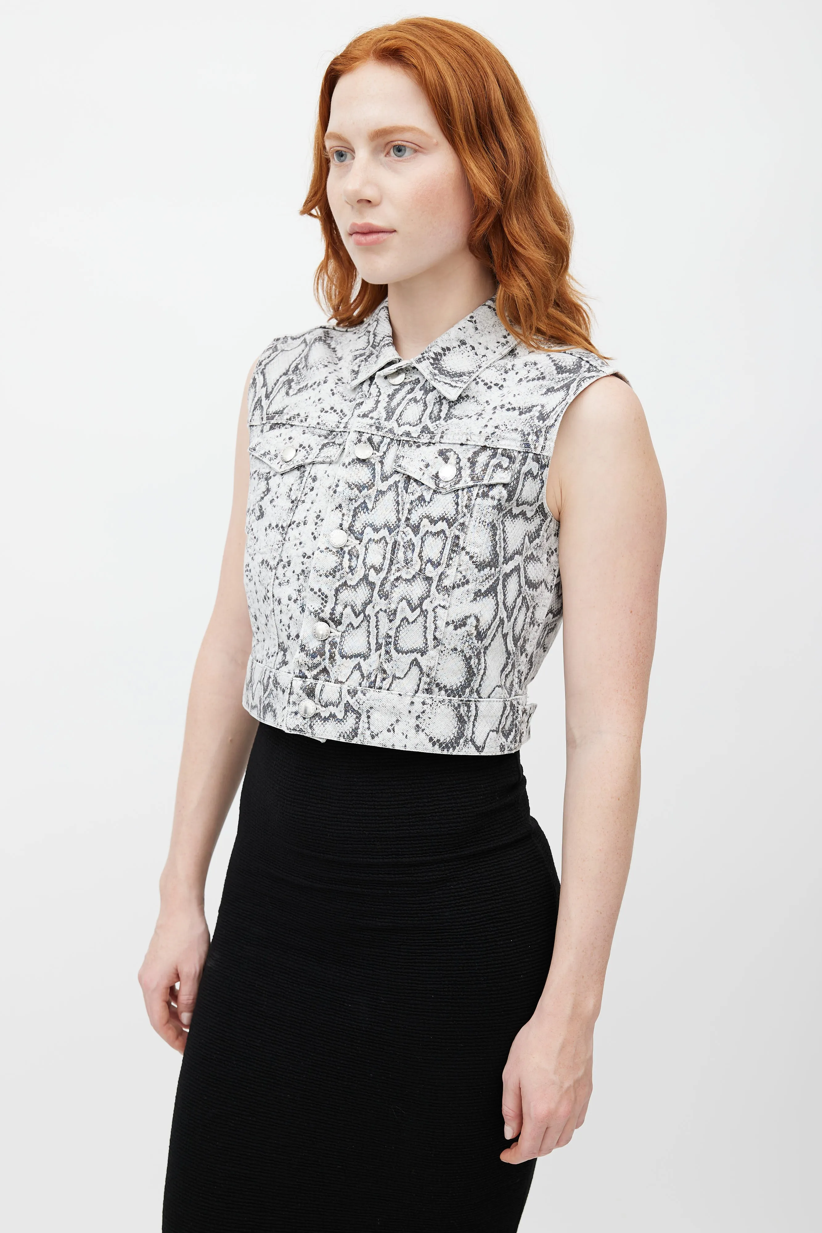 Black & White Print Sleeveless Vest