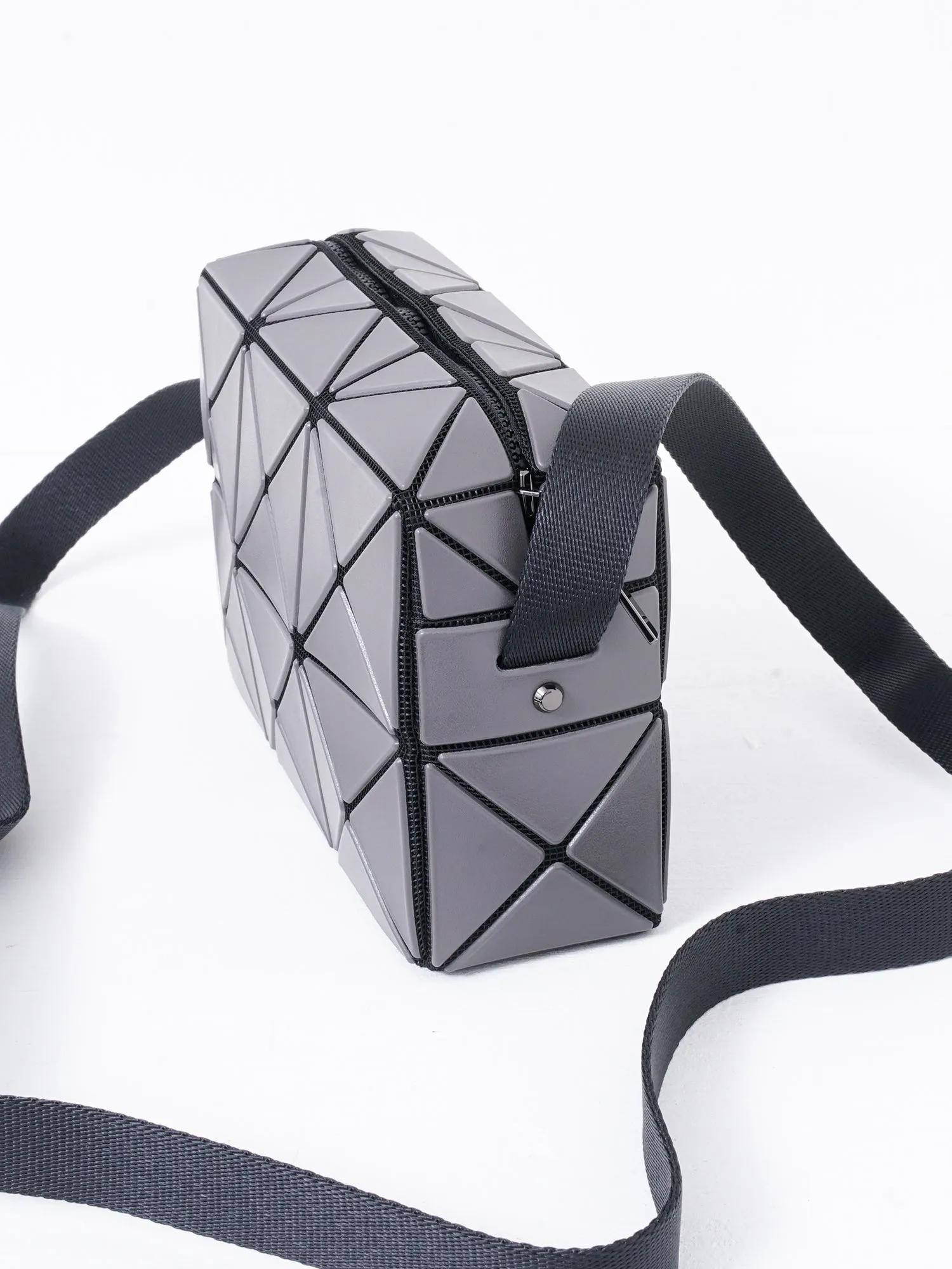 CUBOID_14-CHARCOAL GRAY_BB36AG661