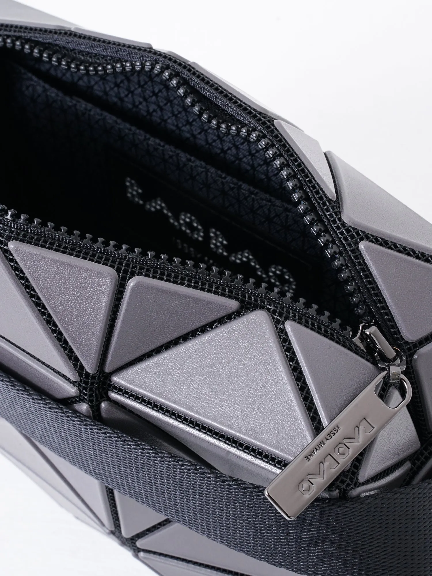 CUBOID_14-CHARCOAL GRAY_BB36AG661