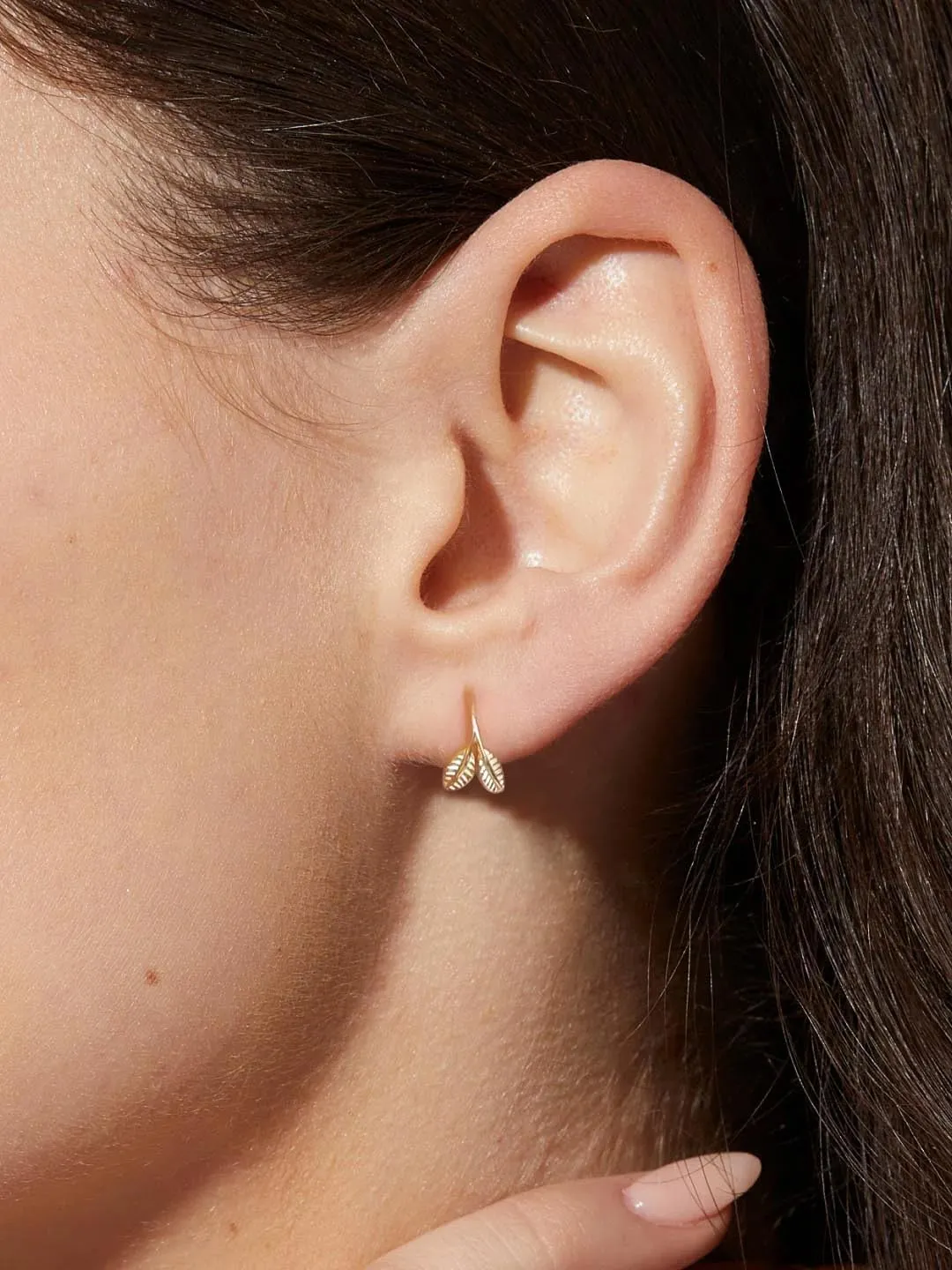 Earrings for Women, Gold Stud Earrings Hoop Diamond Floral Flower Opal Earring Studs for Women Trendy Huggie Cartilage Earring Christmas Birthday Gifts for Her Daughter Helix Piercing Jewelry