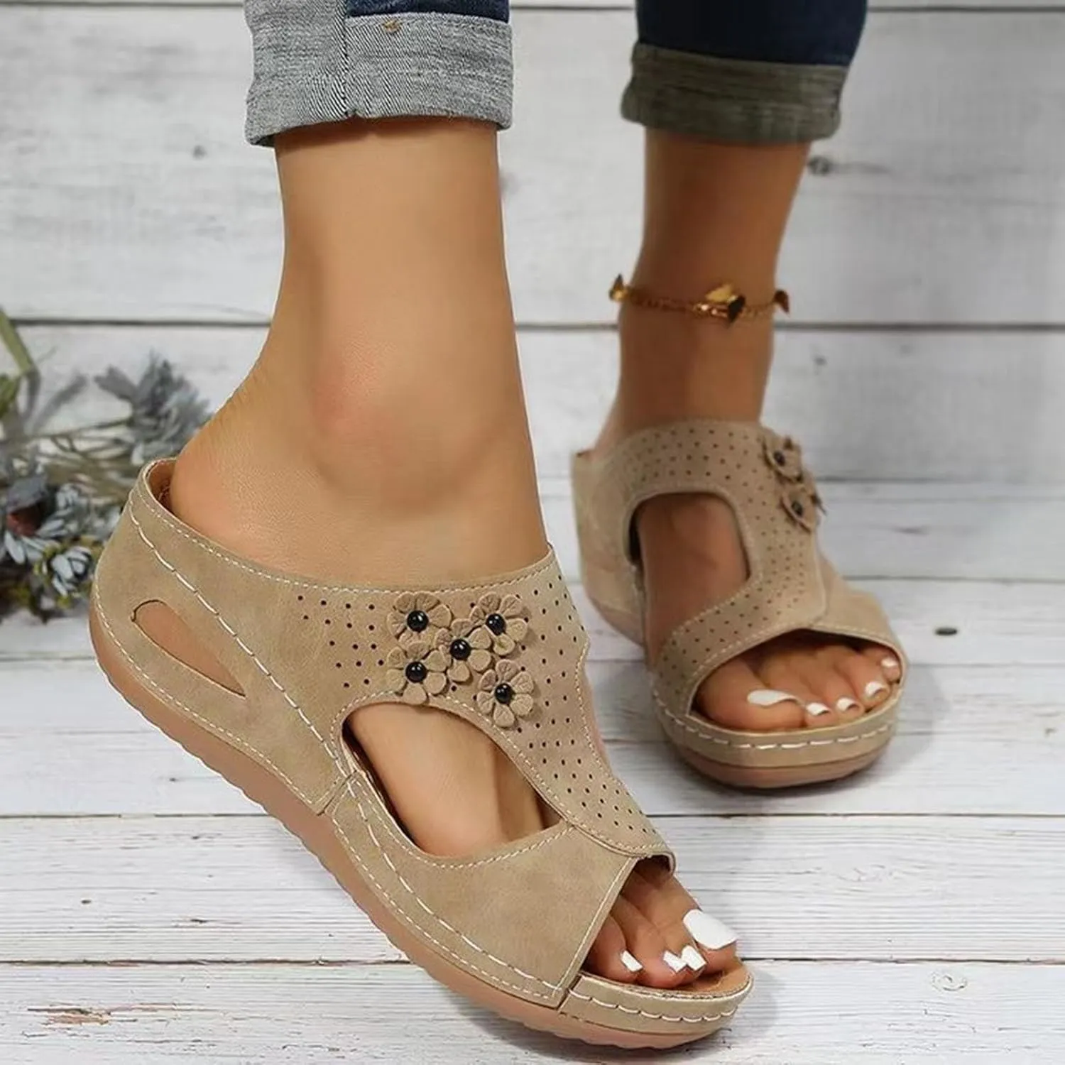 Eduavar Sandals for Women 2025 Slide Shoes Slip On Dressy Summer Open Toe Slippers Walking with Arch Support Beach Sandals