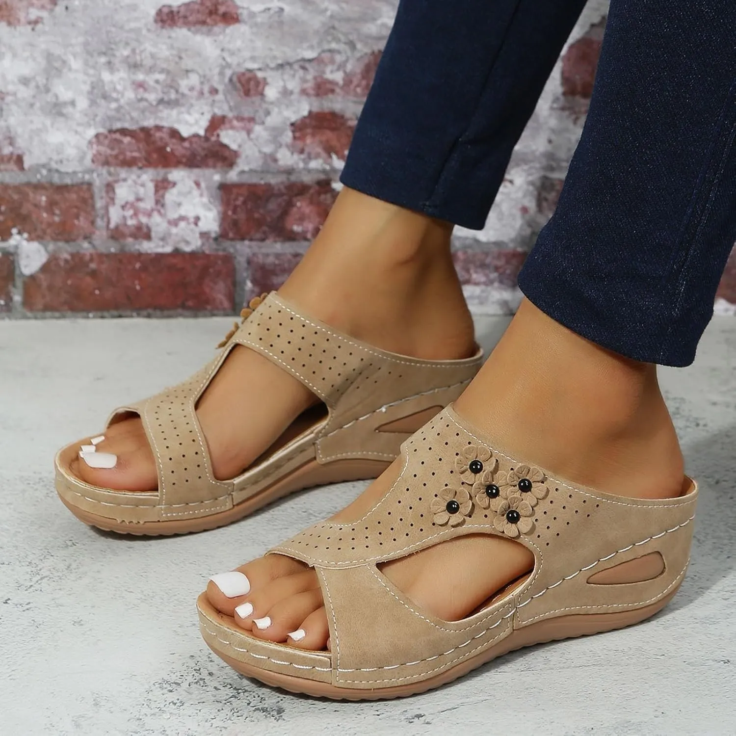 Eduavar Sandals for Women 2025 Slide Shoes Slip On Dressy Summer Open Toe Slippers Walking with Arch Support Beach Sandals