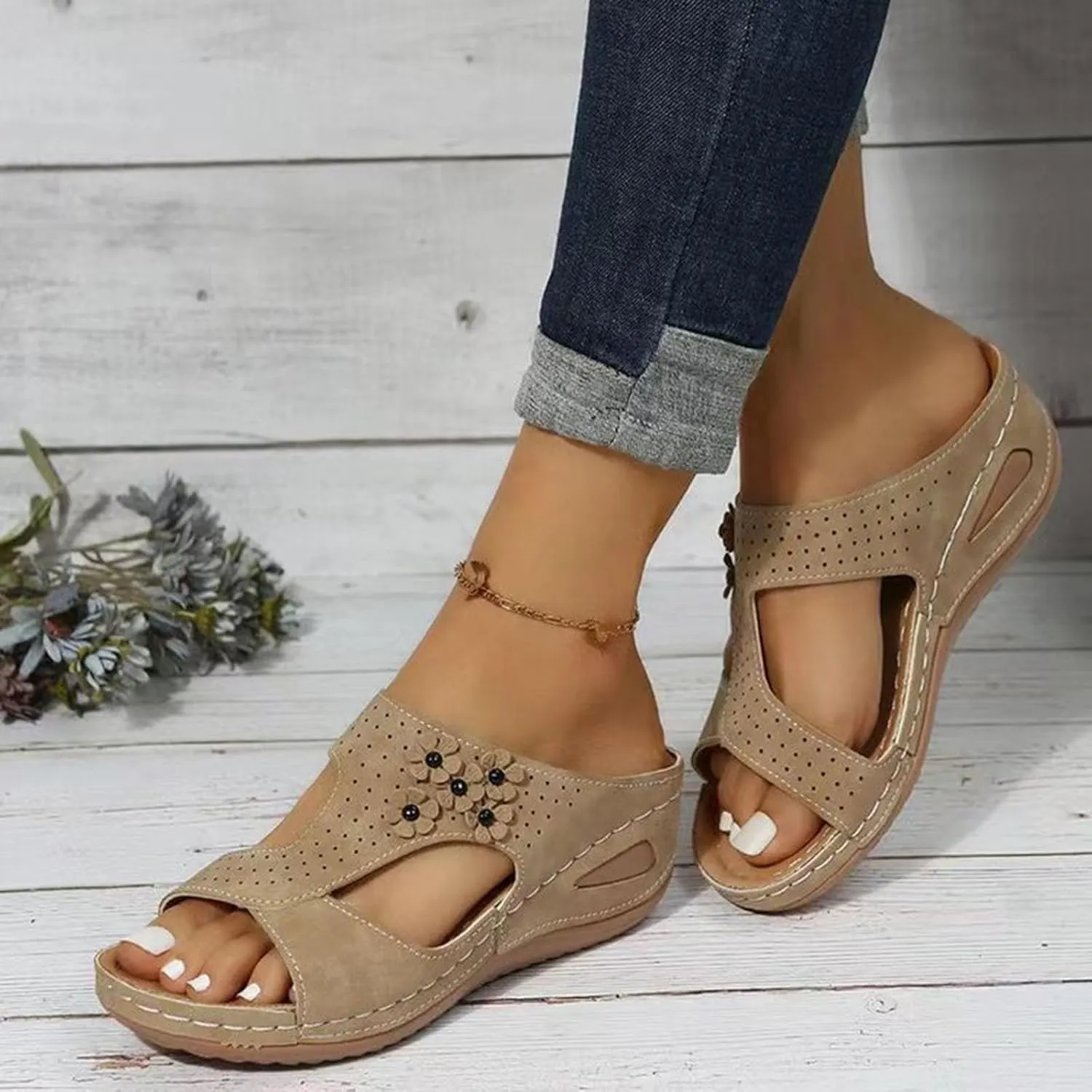 Eduavar Sandals for Women 2025 Slide Shoes Slip On Dressy Summer Open Toe Slippers Walking with Arch Support Beach Sandals