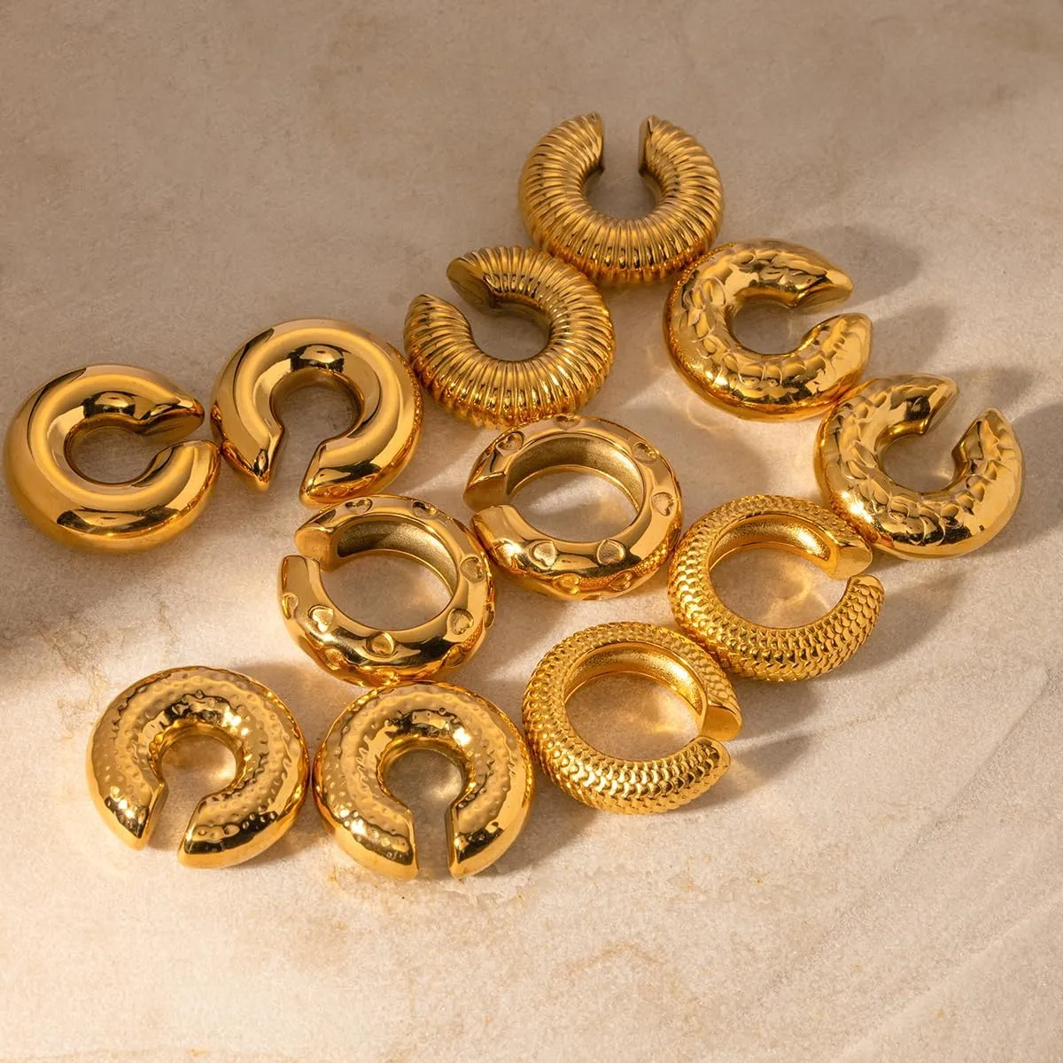 Gold Plated Stainless Steel Round Minimalism Ear Cuffs For Women
