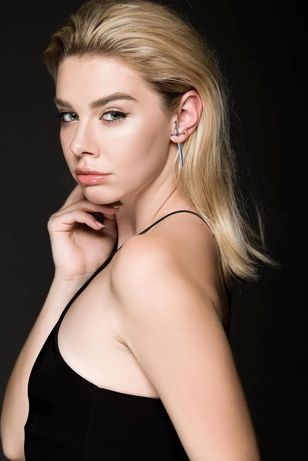 Gothic Sword Earrings Punk Sword Screw Dagger Earrings Cool Black Retro Rhinestone Sword Front Back Stud Earrings for Women Halloween Outfits Jewelry Accessories