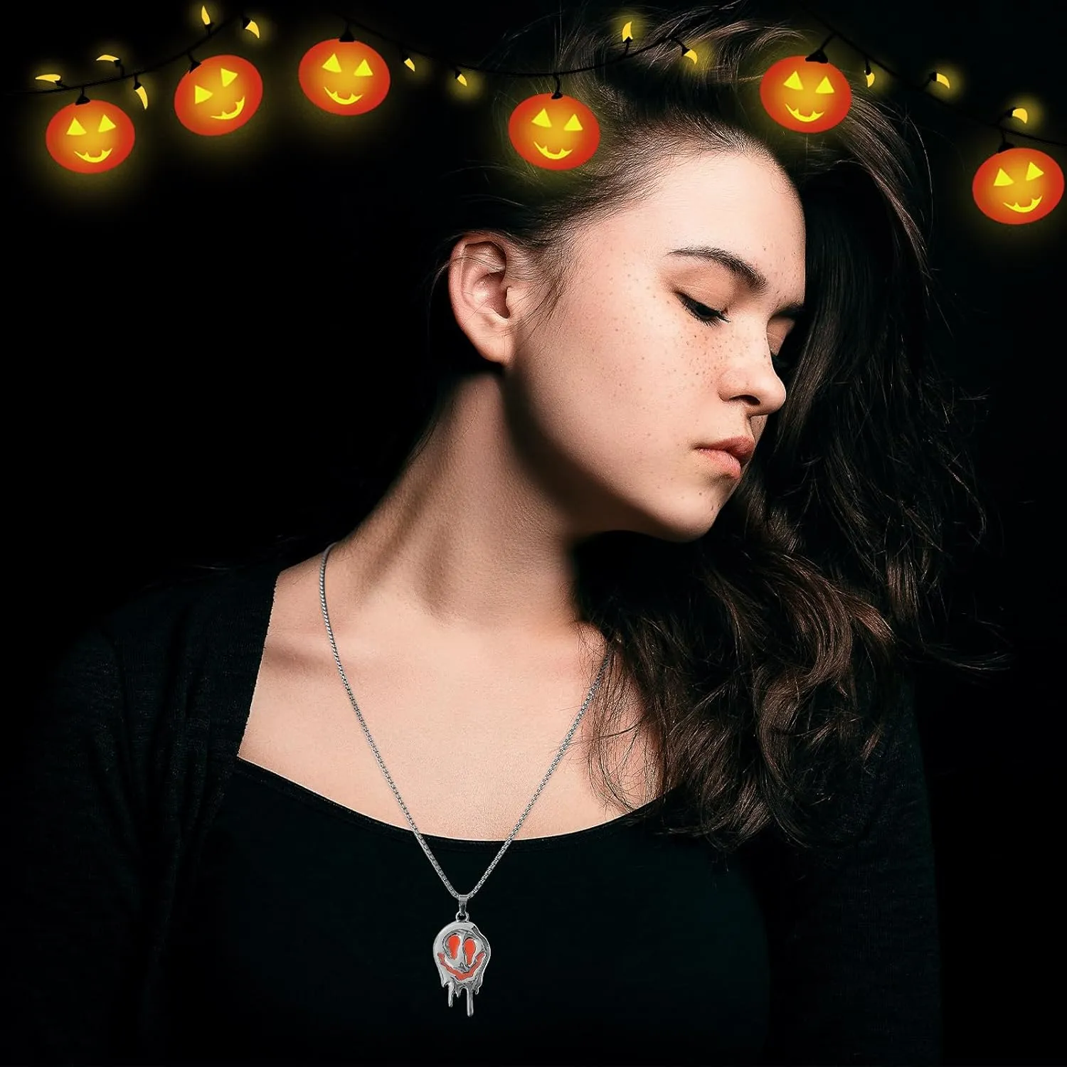 Halloween Glow Grimace Heart Necklace for Women Goth Fluorescent Necklace Glow in The Dark Gothic Halloween Jewelry Accessories