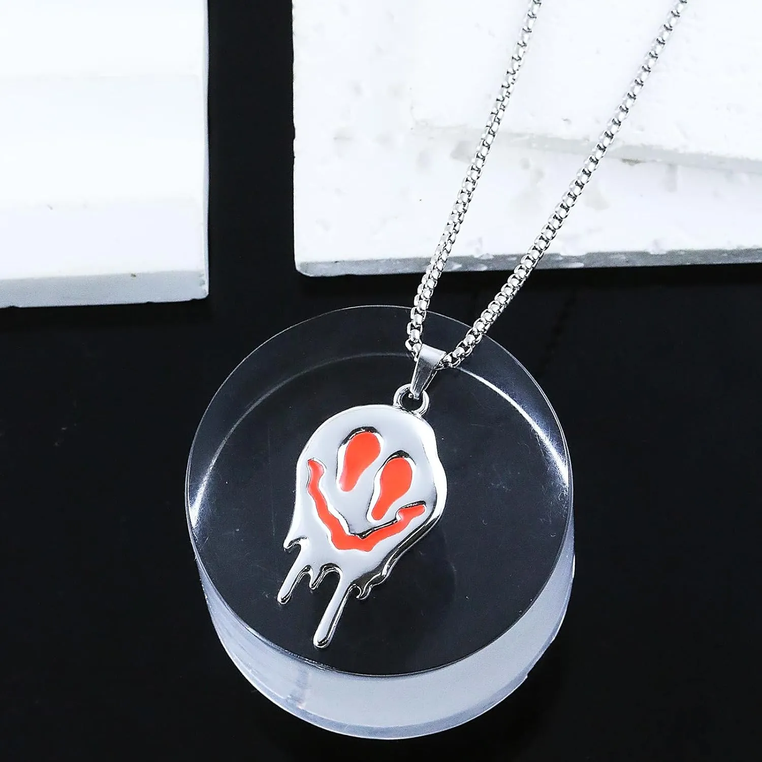 Halloween Glow Grimace Heart Necklace for Women Goth Fluorescent Necklace Glow in The Dark Gothic Halloween Jewelry Accessories