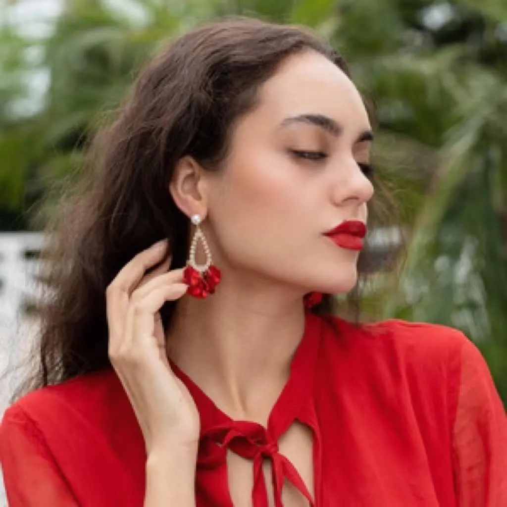 Red Rose Flower Earrings for Women Boho White Red Floral Petal Earrings Pearl Rhinestone Wedding Drop Dangle Earring for Bridesmaids Gifts