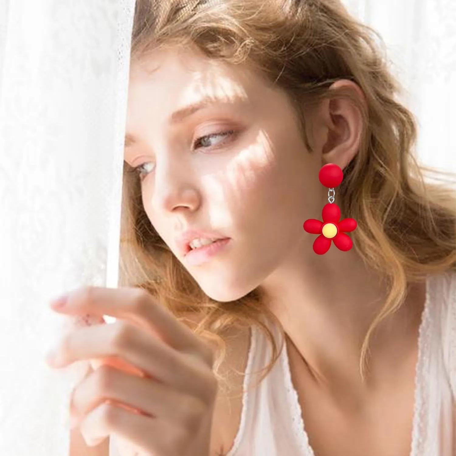 Resin Daisy Flower Stud Earrings Cute Dangle Little Sun Flower Drop Earring for Women Jewelry