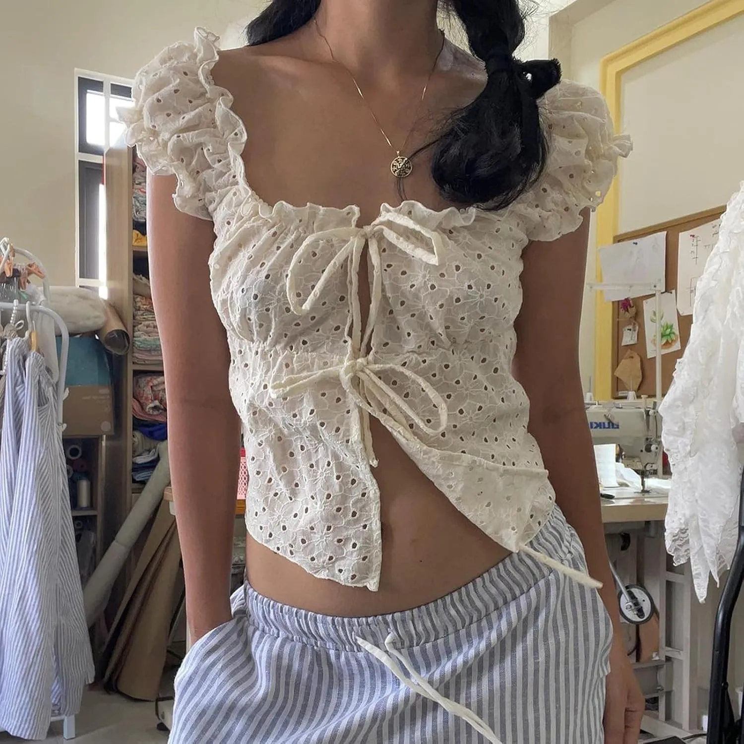 Women Tie Front Tank Top Y2k Sleeveless Button up Shirt Eyelet Floral Embroidery Cami Vest Crop Top