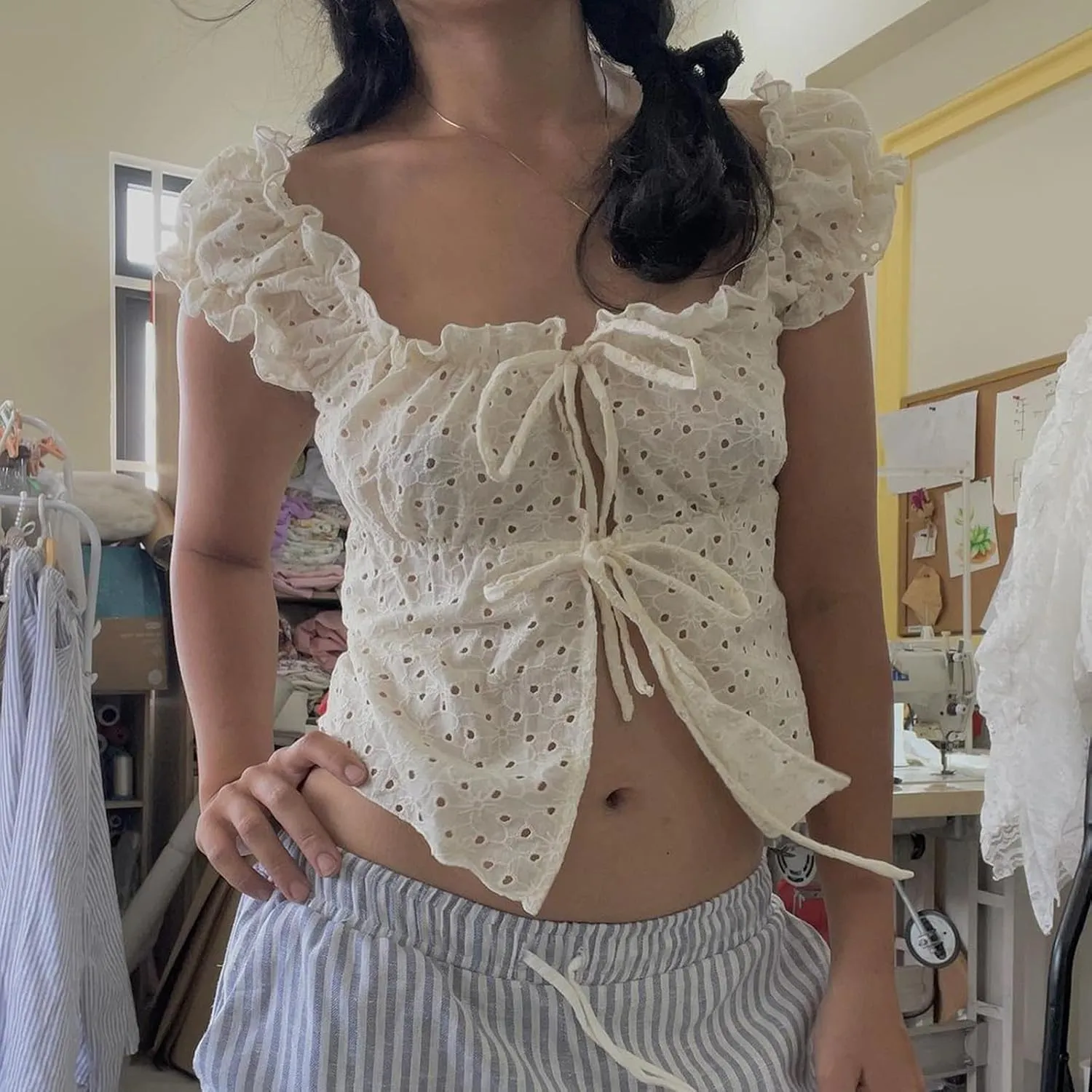 Women Tie Front Tank Top Y2k Sleeveless Button up Shirt Eyelet Floral Embroidery Cami Vest Crop Top